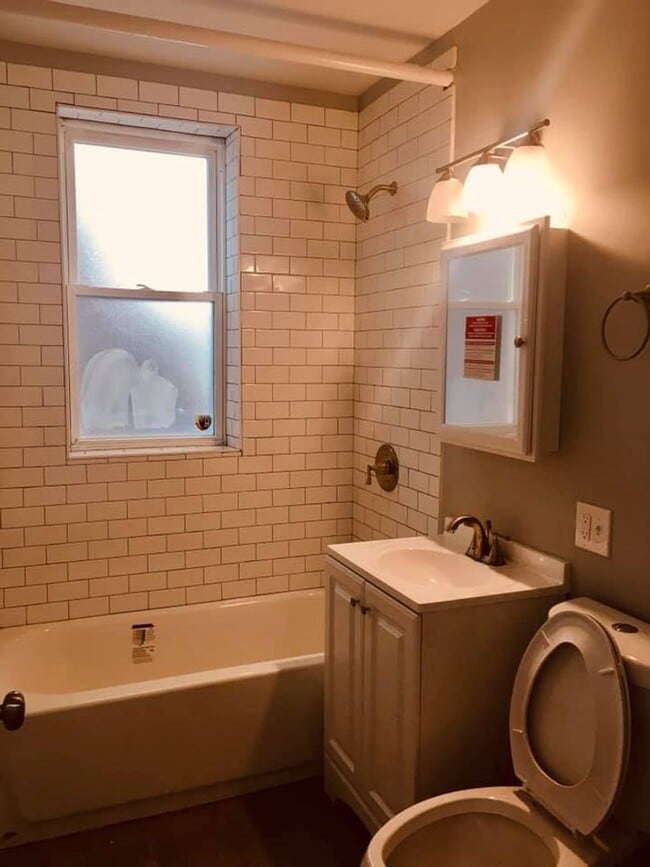 Photo - 2102 S Central Park Ave Unidad 2102-B