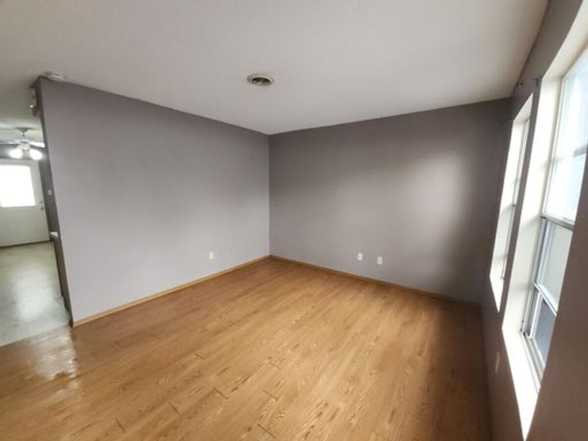 1005 W Cherry St - 1005 W Cherry St Apartment Unit A