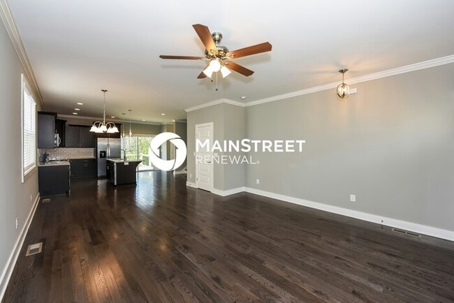 3 Bedroom Pet-Friendly Home in Hendersonville, TN with Main Street Renewal