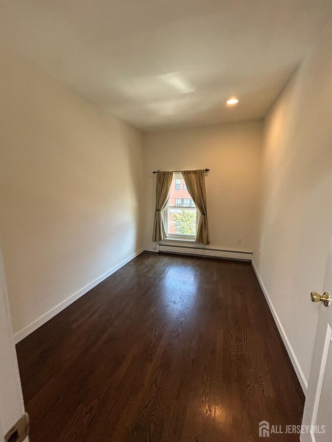 Photo - 259 Grove St Unit 3