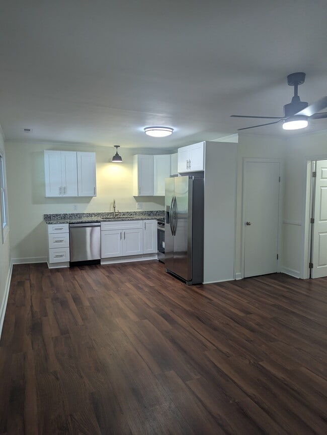 Building Photo - 205 Jones Ave Unit B