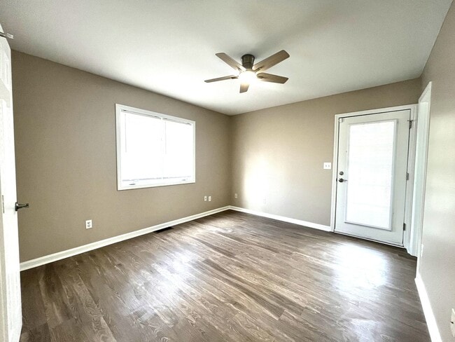 Photo - ~~ Cute 3-Bedroom Home w/fenced backyard ~~