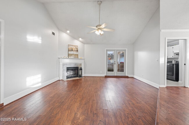 Photo - 115 Meadow Glen Dr