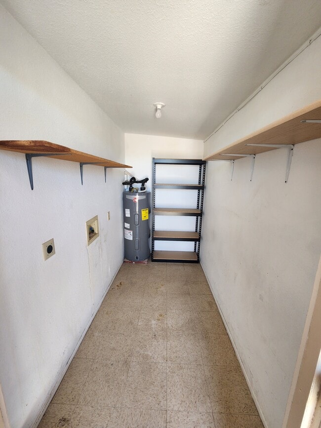 Photo - 840 W Iowa St