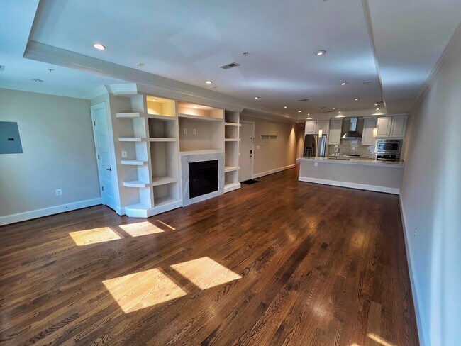 2446 Ontario Rd NW