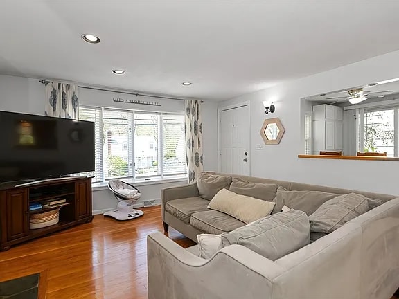 Photo - 546 Poplar St