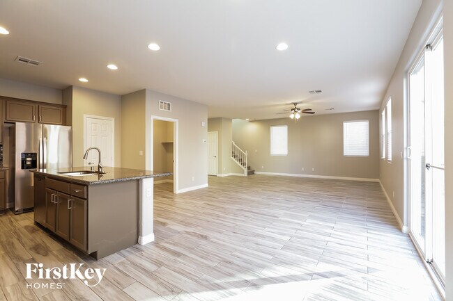 Photo - 584 Little Moon Ave