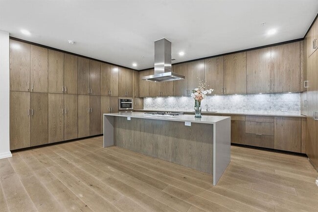 Photo - 1010 W 10th St Unit 203