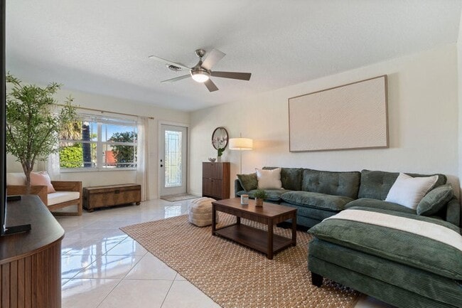 Photo - 1850 SE 7th St