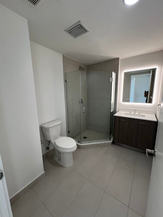 Photo - 208 NE 35th Ter Unidad C1