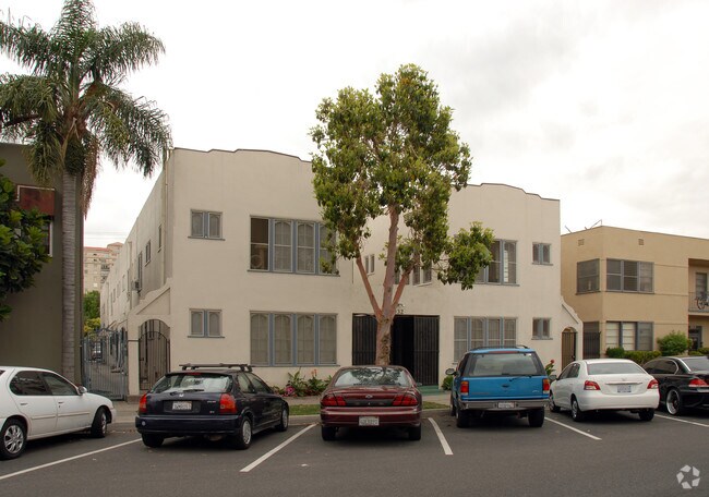 Photo - 922 E. 2nd St.