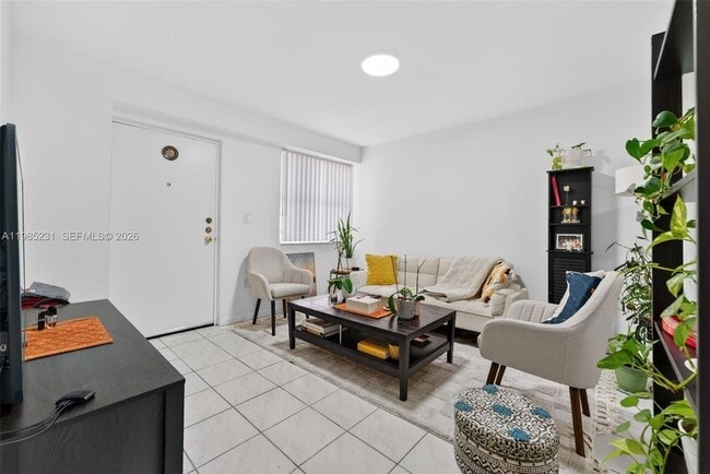 Photo - 199 SW 12th Ave Unidad 502B