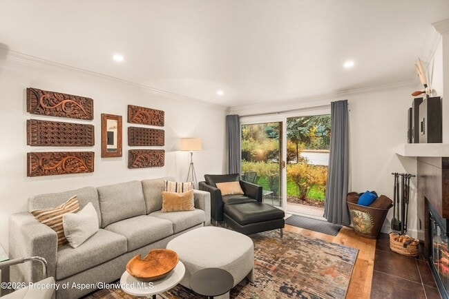 Building Photo - 205 E Durant Ave Unit 1B