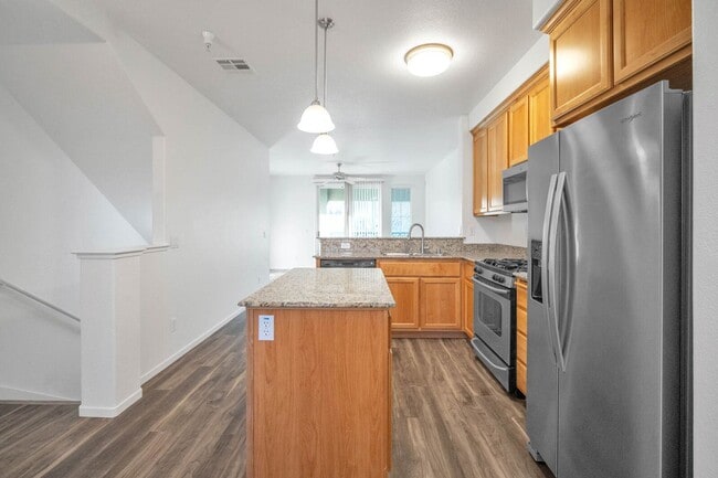 Photo - 2001 Club Center Dr