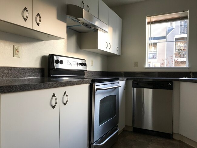 Building Photo - 5300 Harbour Pointe Blvd Unit 302H