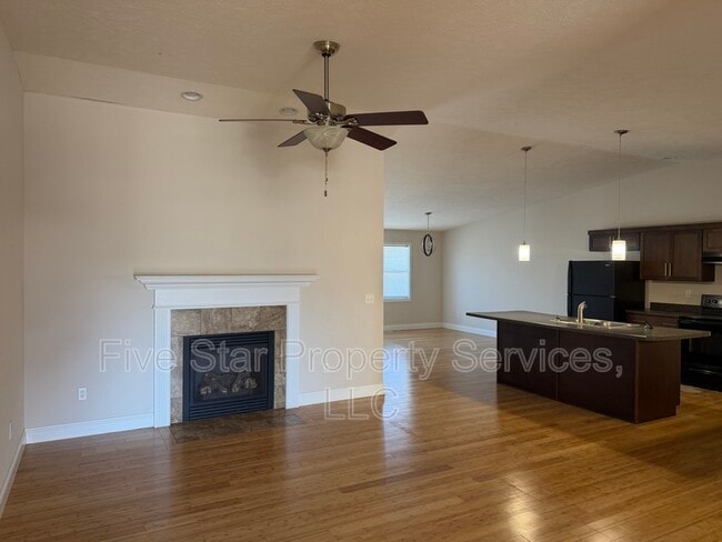 Photo - 1218 Hawthorn Ct