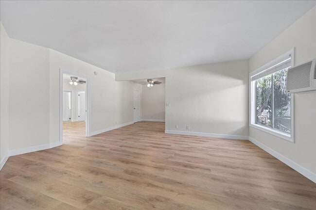Building Photo - 11661 Erwin St Unit 19