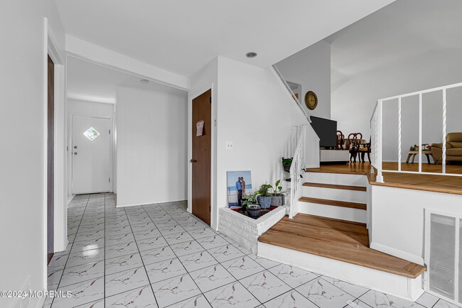 Photo - 36 Community Dr