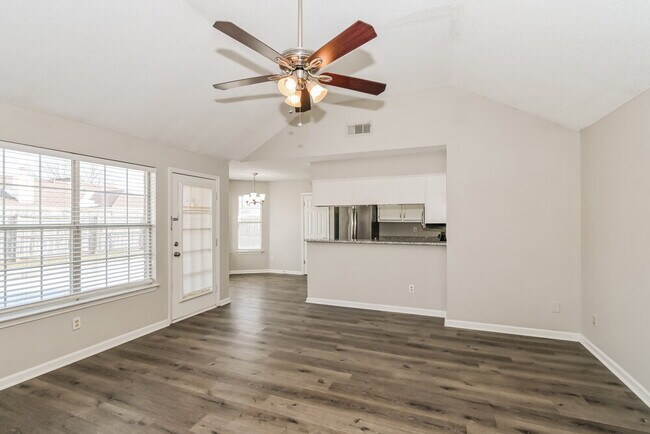 Photo - 7550 Roundleaf Dr