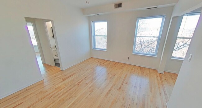 Photo - 1555 N Mohawk St