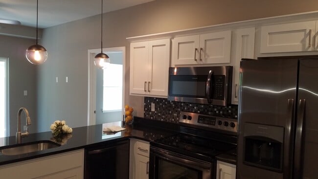 Photo - 2 bedroom 2 bath Luxury Apartment Branson ... Unit D