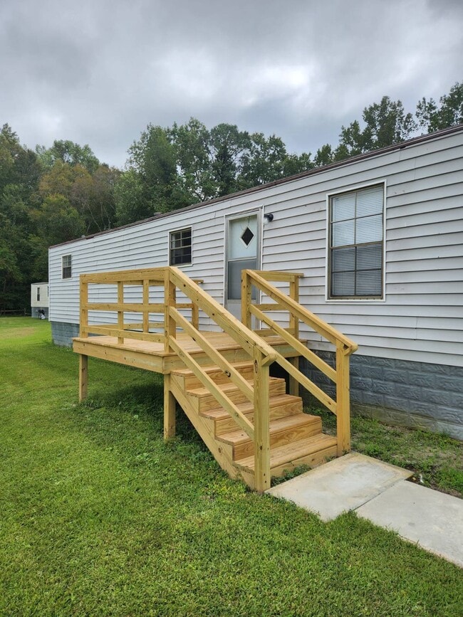 Building Photo - 908 Bernard Ln