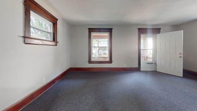 Photo - 837 Sumner St