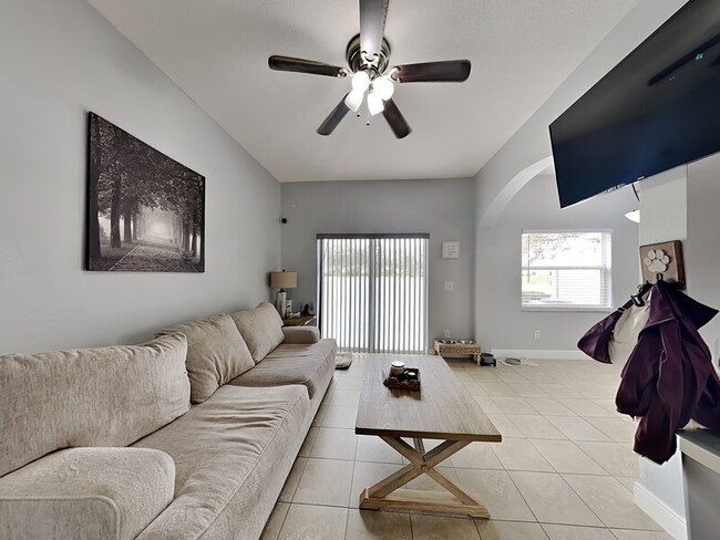 Photo - 16583 Cedar Crest Dr