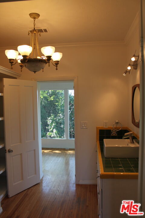 Photo - 2335 Silver Ridge Ave