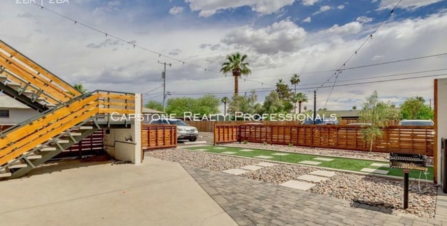 Photo - 813 E Marlette Ave