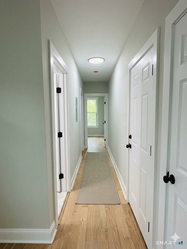 560 Howard Ave Unit 3