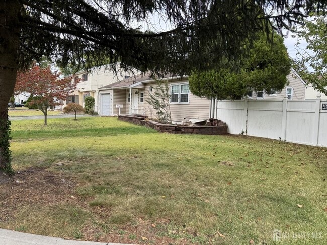 Photo - 392 Durham Ave