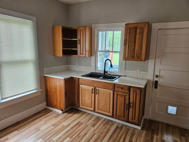 Photo - 2 Bed/ 1 Bath Home • Newport
