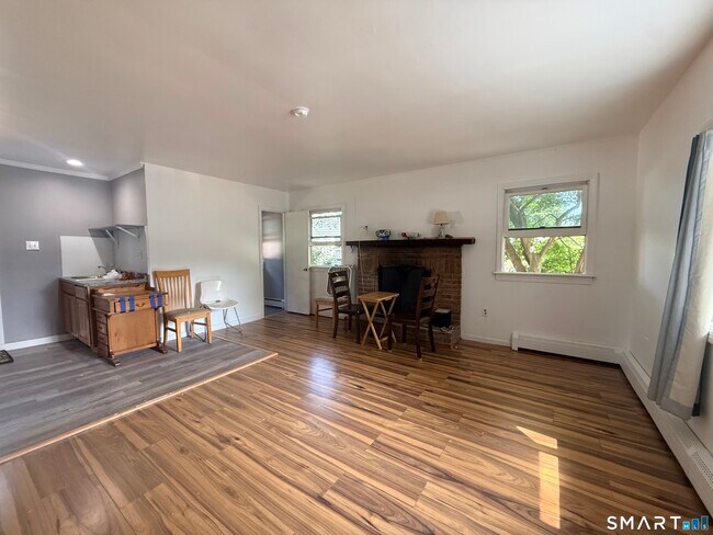 191 East Side Dr