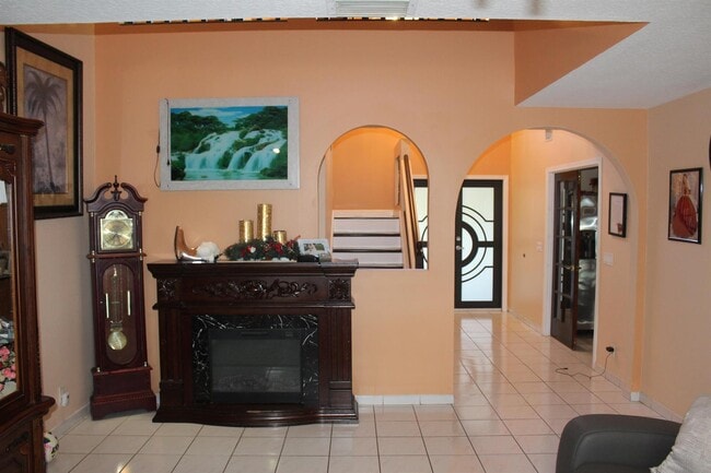 Photo - 13847 Geranium Pl