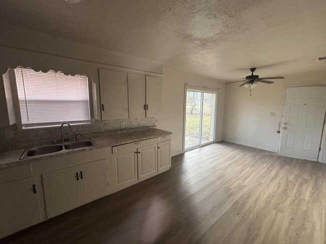 Photo - 805 Pershing Ave