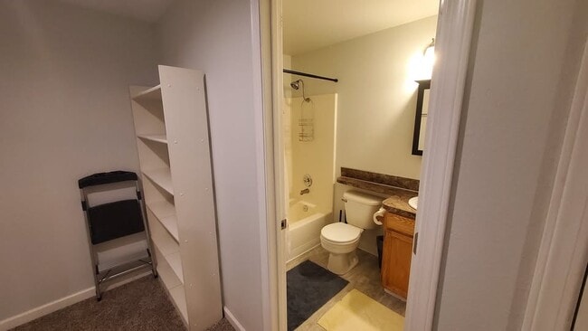 Shared Bathroom - 14603 SE 7th Way