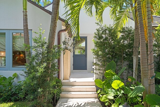 Photo - 365 Hibiscus Ave