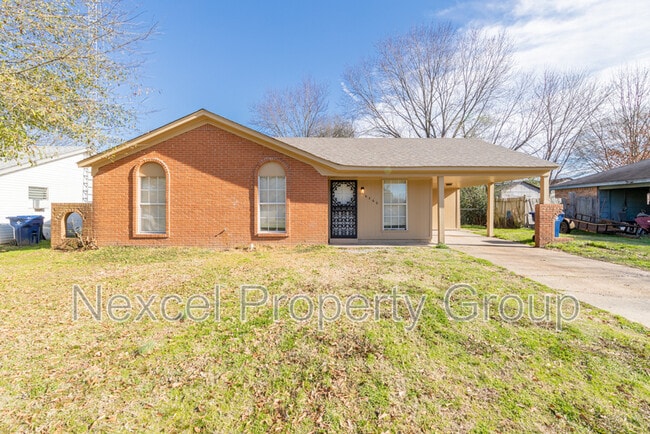 Building Photo - 6560 Greenbriar Dr