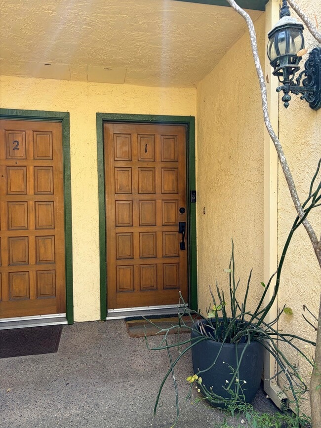 Photo - 132 W Alamar Ave Unidad 1