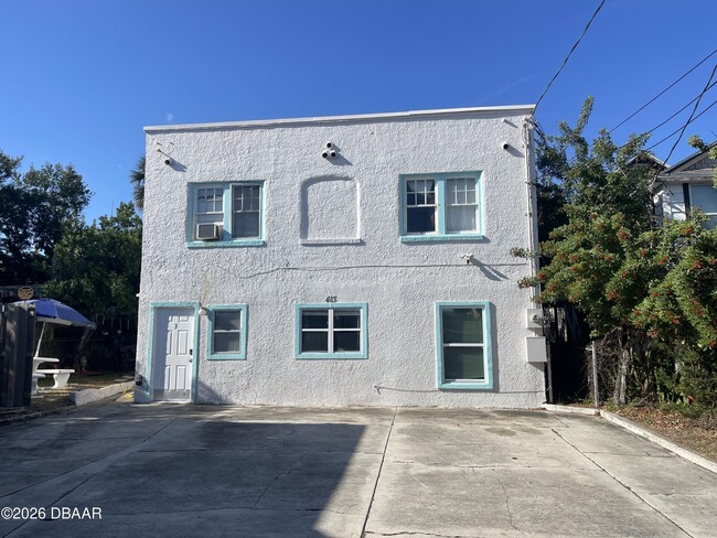 Building Photo - 411 N Oleander Ave Unit 3