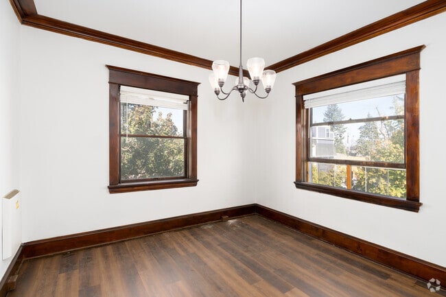 1BR, 1BA - 744SF - Dining Room - The Marlboro