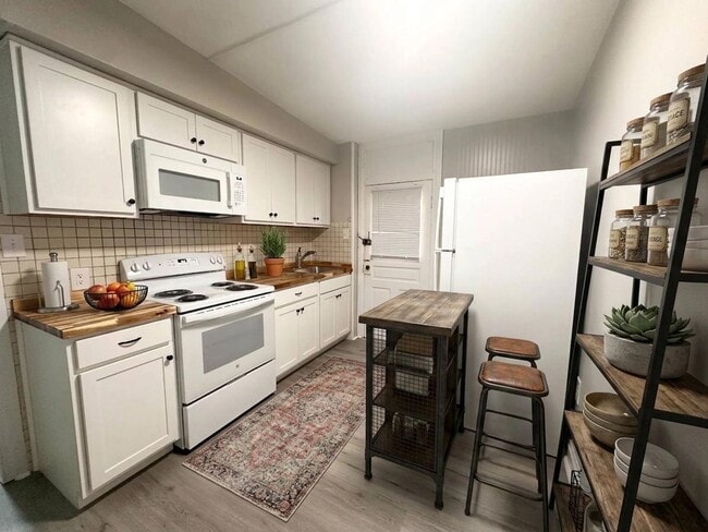 Photo - 638 W Philadelphia St Unit APT# 2