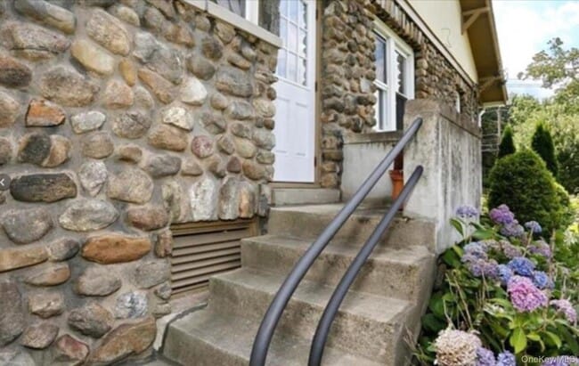 Photo - 298 S Middletown Rd