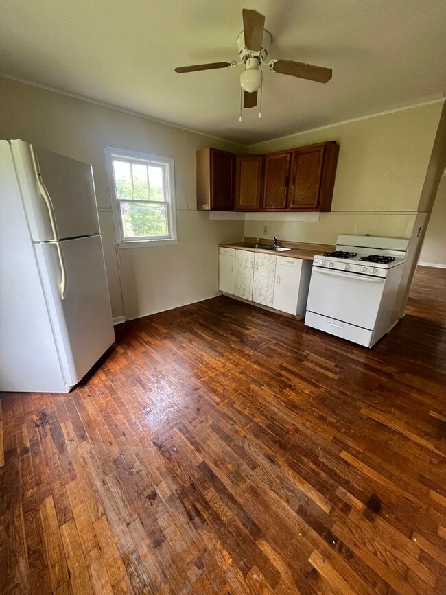 Photo - 421-423 S Lewis St Unit 423