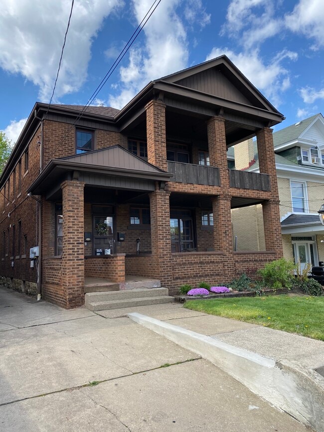 Building Photo - 2956 Espy Ave Unit 2956