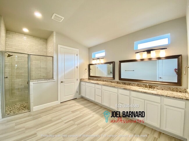 Photo - Be a Part of the Kissing Tree Community!