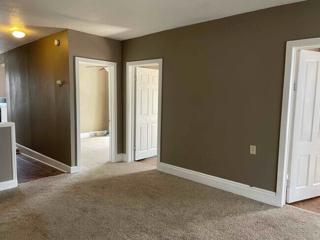 Photo - 202-204 E 4th St Unidad 202.5