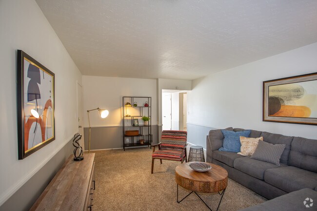 2BR, 1BA - 1000 SF