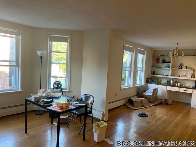 Photo - 312 Tappan St Unit 5